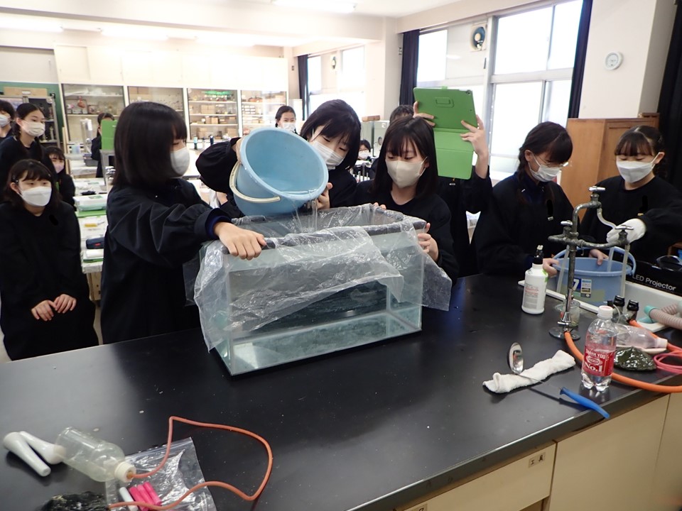 箱根町内の中学校で出前授業を実施しました