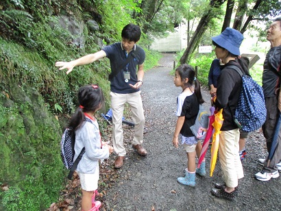 【あじさい橋付近の地層】　