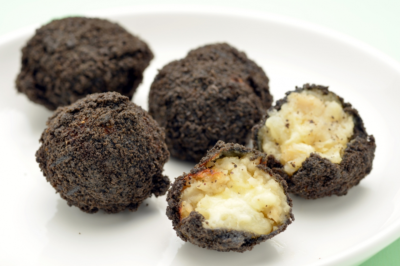 いか爆弾 Squid Ink Croquette